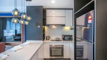 Superior Apartment, 2 Bedrooms, City View | Private kitchen | Fridge