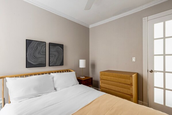 2 chambres, fer et planche à repasser, Wi-Fi, draps fournis