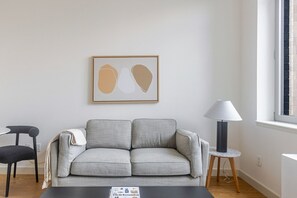 Télévision, chaîne hi-fi