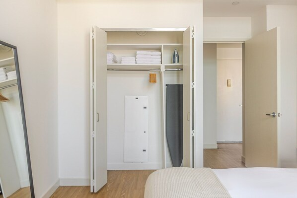 1 chambre, fer et planche à repasser, Wi-Fi, draps fournis