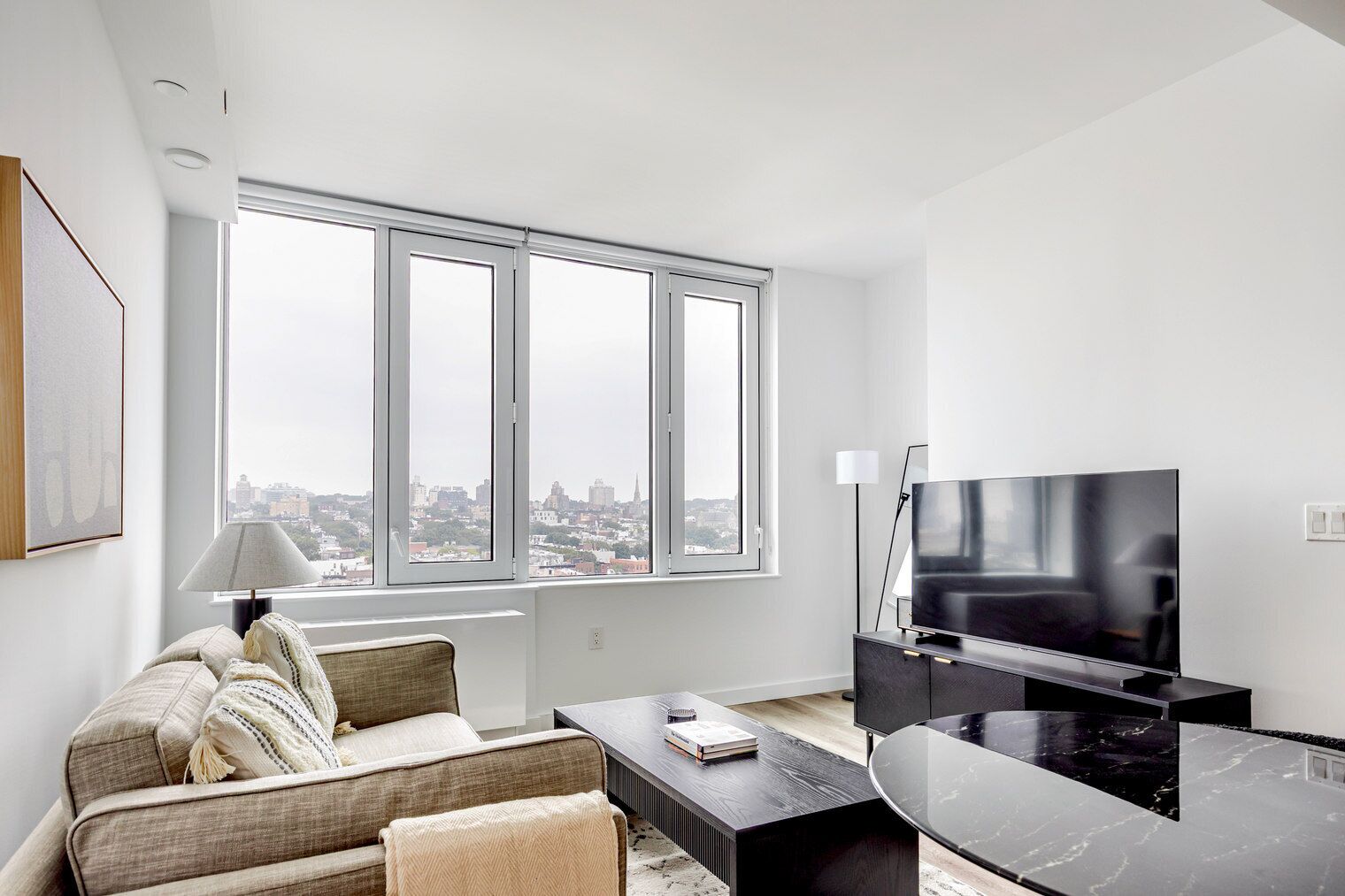 Télévision, chaîne hi-fi