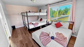 5 bedrooms, desk, iron/ironing board, travel crib