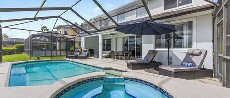 Lämmitetty uima-allas