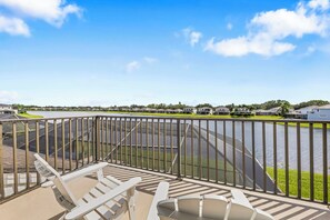 Property grounds - 5 bed pool home, south facing lake views, 5 mins to Walt Disney World® Resort! (Kissimmee)