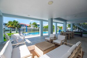 Unclassified image, 5 of 50, button