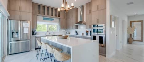 Fridge, microwave, dishwasher, coffee/tea maker