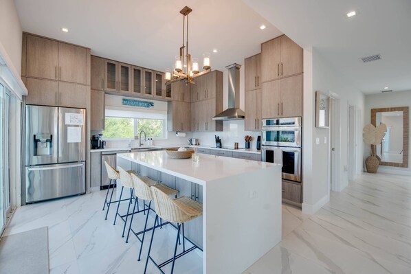 Fridge, microwave, dishwasher, coffee/tea maker