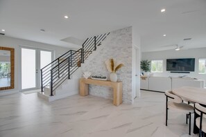 Unclassified image, 3 of 50, button