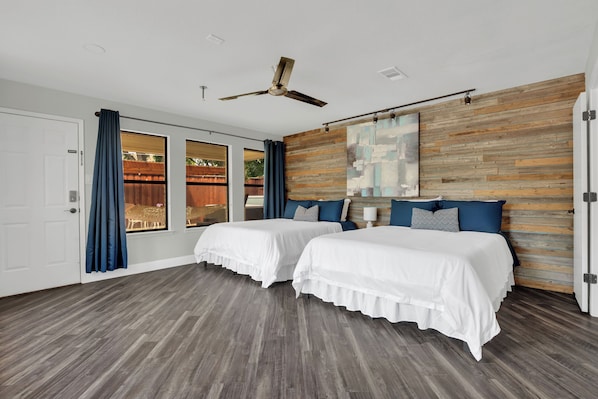 5 slaapkamers, een strijkplank/strijkijzer, gratis wifi, beddengoed