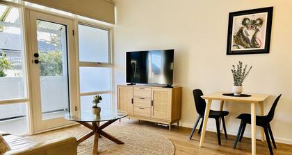 Stunning Modern Self-contained Apartment