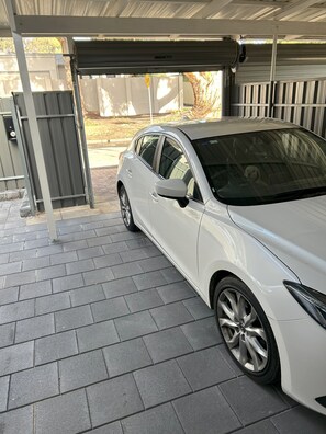 المنطقة المحيطة بالمنشأة