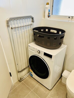 淋浴設備、風筒、提供毛巾、番梘