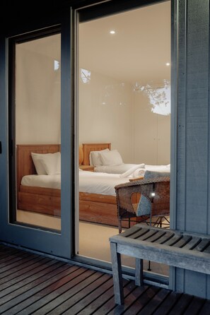 3 habitaciones, tabla de planchar con plancha, wifi y ropa de cama 