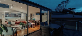 Oceanview Lorne Stay | Walk to Beach & Shops | Family-Friendly, Sleeps 8