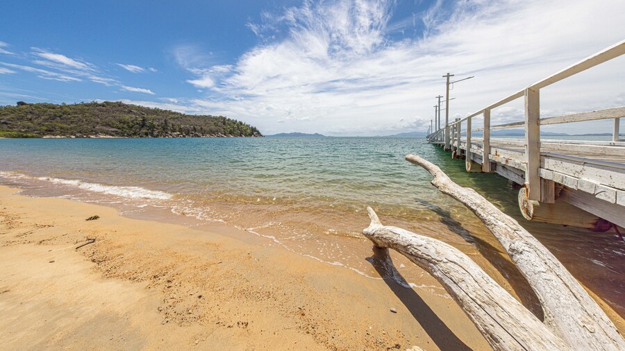 Picnic Bay Hotel