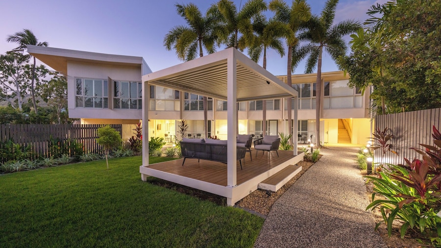 Picnic Bay Hotel