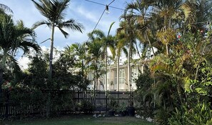 Exterior - Picnic Bay Hotel (Picnic Bay)