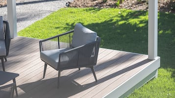 Vista frontal de la propiedad