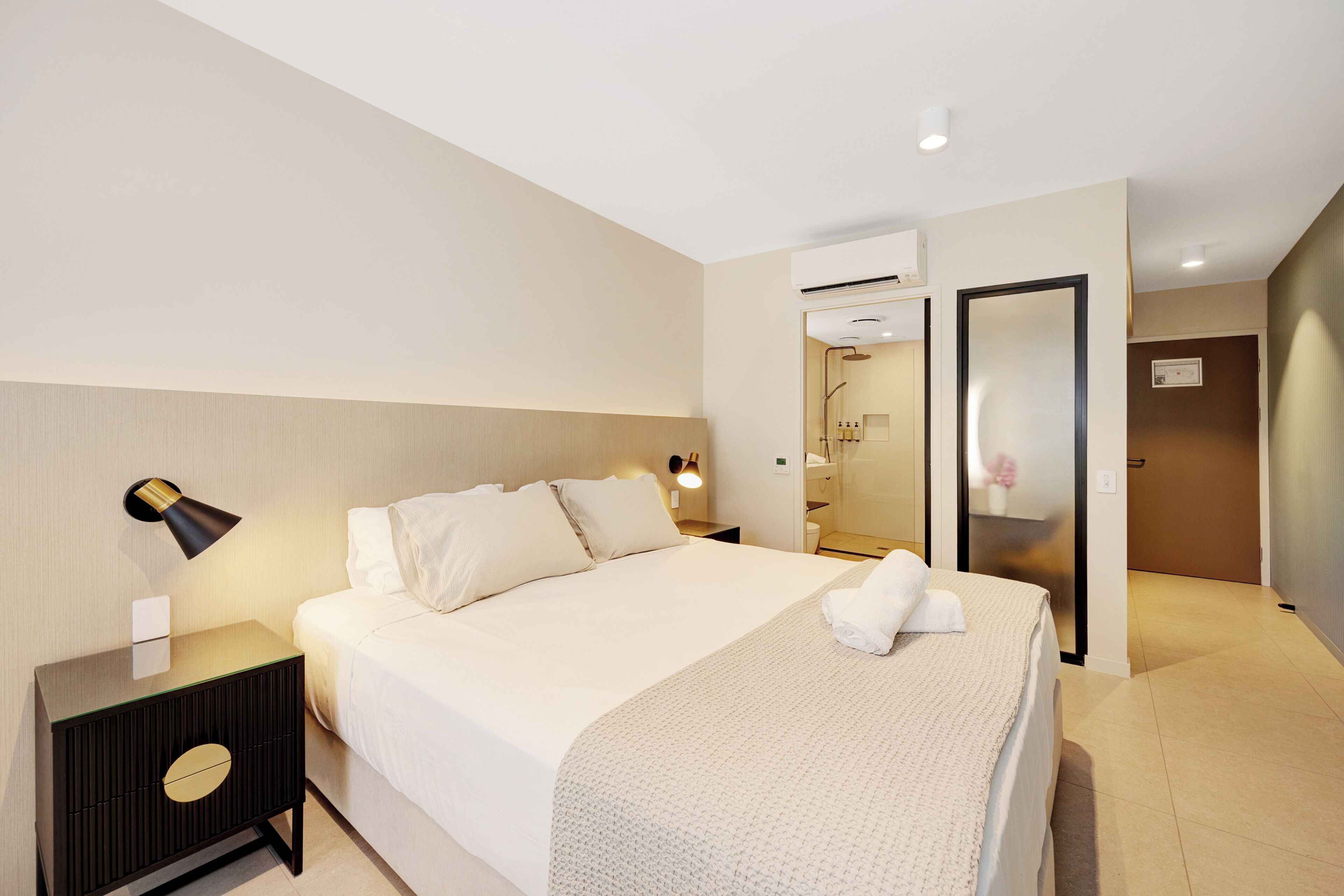 Superior-Zimmer (Superior Garden View Room) | Pillowtop-Betten, Minibar, Zimmersafe, Schreibtisch