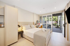 Garden Accessible Room | Pillowtop beds, minibar, in-room safe, desk