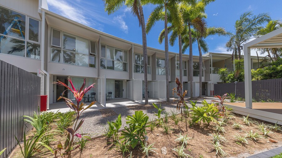 Picnic Bay Hotel