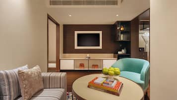 Minibar, desk, laptop workspace, blackout drapes