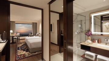 迷你吧、書桌、手提電腦工作空間、遮光窗簾/窗簾