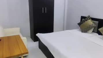 Phòng đôi cơ bản | Bàn, truy cập Internet không dây miễn phí