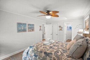 House, Multiple Beds, Patio, Garden View (504 Gray Mallard) | 3 bedrooms, individually decorated, individually furnished, bed sheets