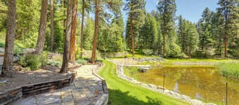 Walk to Happy's Inn & Lake Access: Libby Apartment