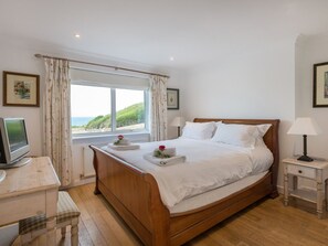 5 bedrooms, individually decorated, individually furnished, free WiFi