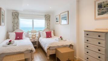 5 dormitoris, decoració individual i mobiliari individual