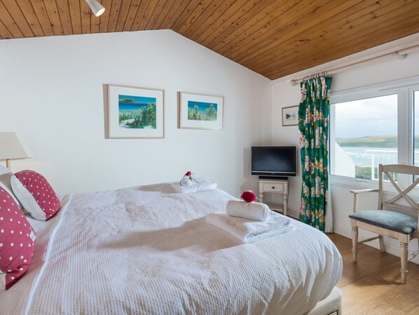 5 bedrooms, individually decorated, individually furnished, free WiFi