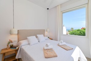 4 bedrooms, iron/ironing board, WiFi, bed sheets - El Jabeque - Denia, Costa Blanca (Denia)