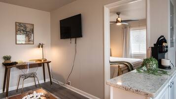 8 bedrooms, desk, iron/ironing board, free WiFi