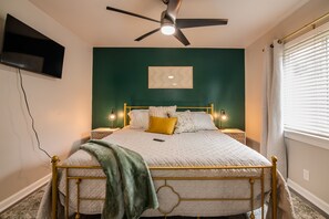 8 Schlafzimmer, Schreibtisch, Bügeleisen/Bügelbrett, kostenloses WLAN