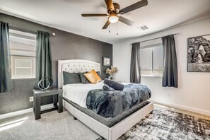 4 habitaciones, escritorio, internet y ropa de cama 