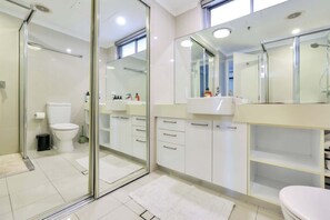 Shower, towels