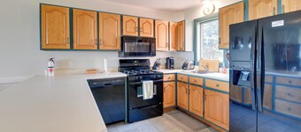 Community Boat Dock: Lake Memphremagog Condo!