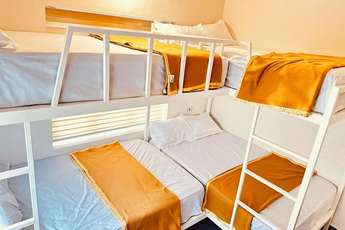 Shared Dormitory | Free WiFi