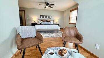 5 chambres, bureau, fer et planche Ă repasser, lit parapluie