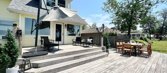 HUGE Sandy Pond LAKE HOUSE & Bunkhouse-Sleeps 18!