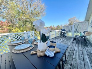 Outdoor dining - HUGE Sandy Pond LAKE HOUSE & Bunkhouse-Sleeps 18! (Sandy Creek)