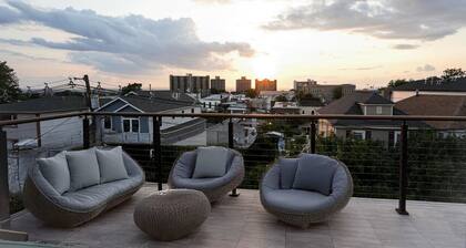 Luxe NYC View Mansion | 6BR 4BA + Balcony + Garage