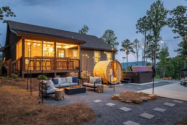 Terrace/patio - Wellness Cabin - Sauna, Cold Plunge, Hot Tub, Pool (Talking Rock)