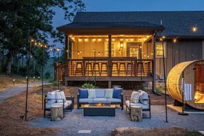 Terrace/patio - Wellness Cabin - Sauna, Cold Plunge, Hot Tub, Pool (Talking Rock)