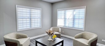 Sleeps 24+ Luxury house Near Chicago 12 king beds