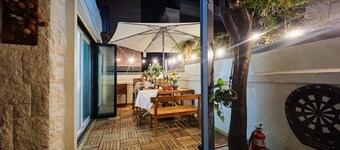 Hongdae Large Detached Villa with Courtyard, Suitable for Parties and Barbecues