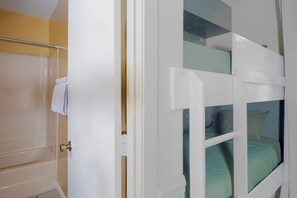 1 chambre, bureau, Wi-Fi gratuit, draps fournis