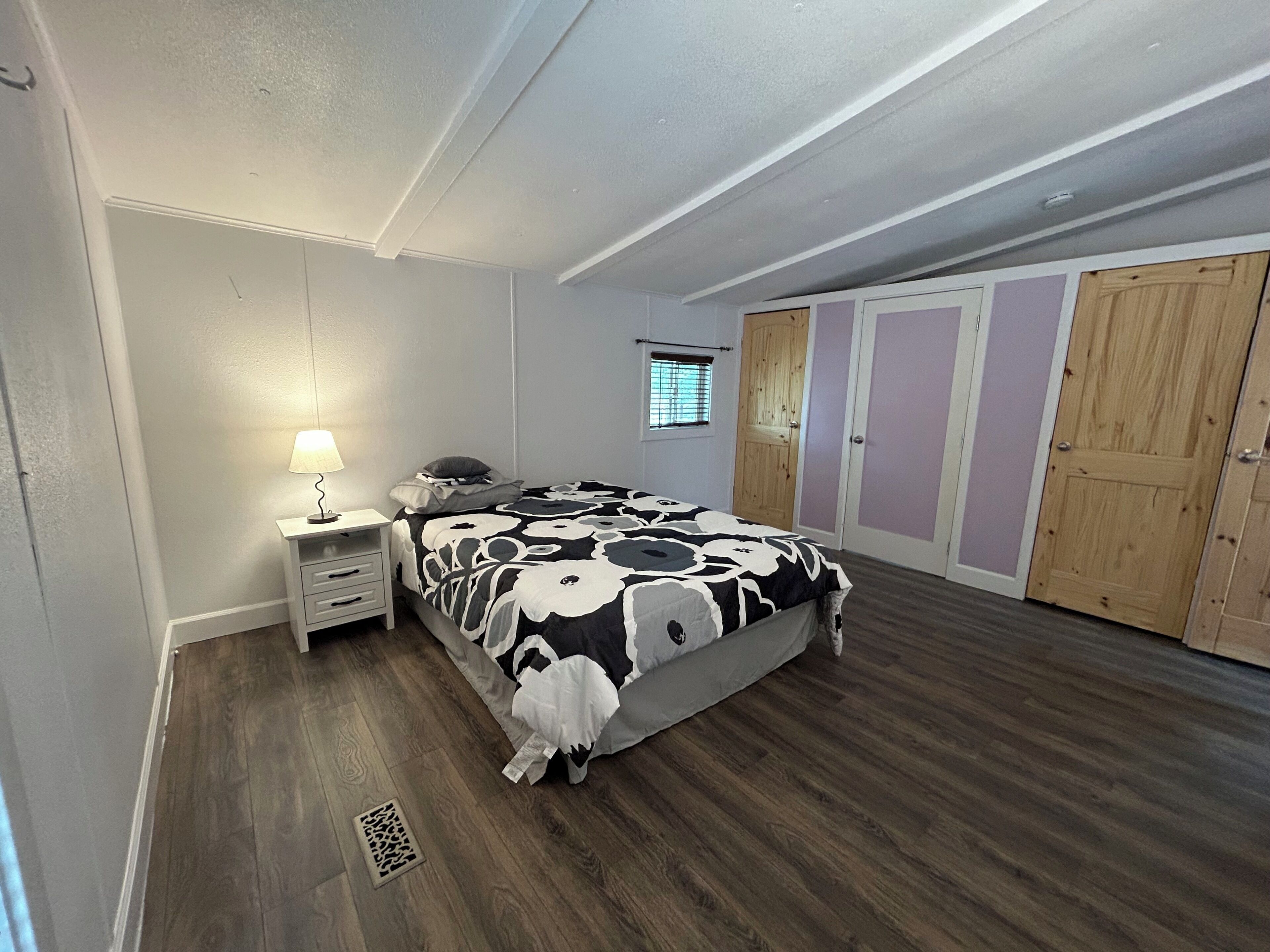 3 dormitoris, planxa i posts de planxar i wifi gratuïta 